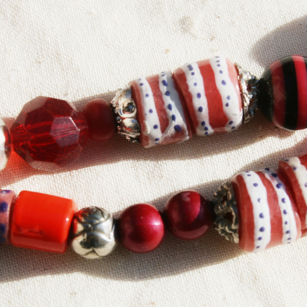 Collier perles africaines krobo rouge - perlesafricainescie.com
