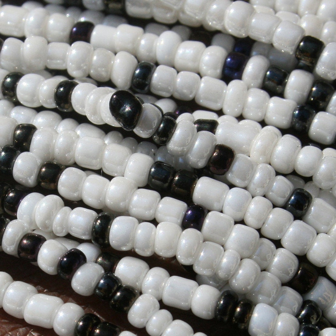 Dominos, bijoux de hanches - perlesafricainescie.com